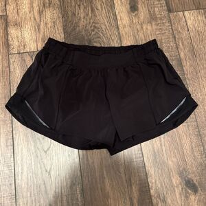 Women’s Lululemon Hotty Hot Short II *Long 4” Black Shorts